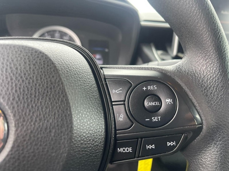 Toyota Corolla Vehicle Image 12