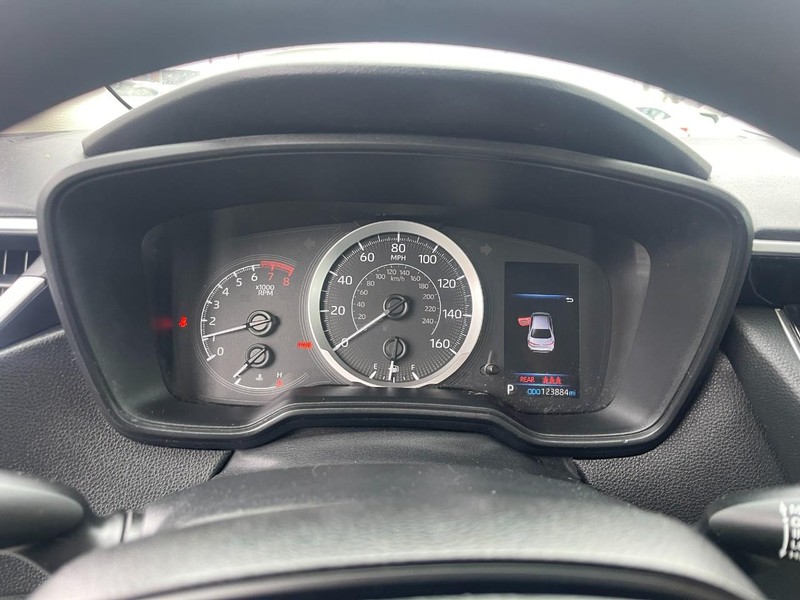 Toyota Corolla Vehicle Image 13