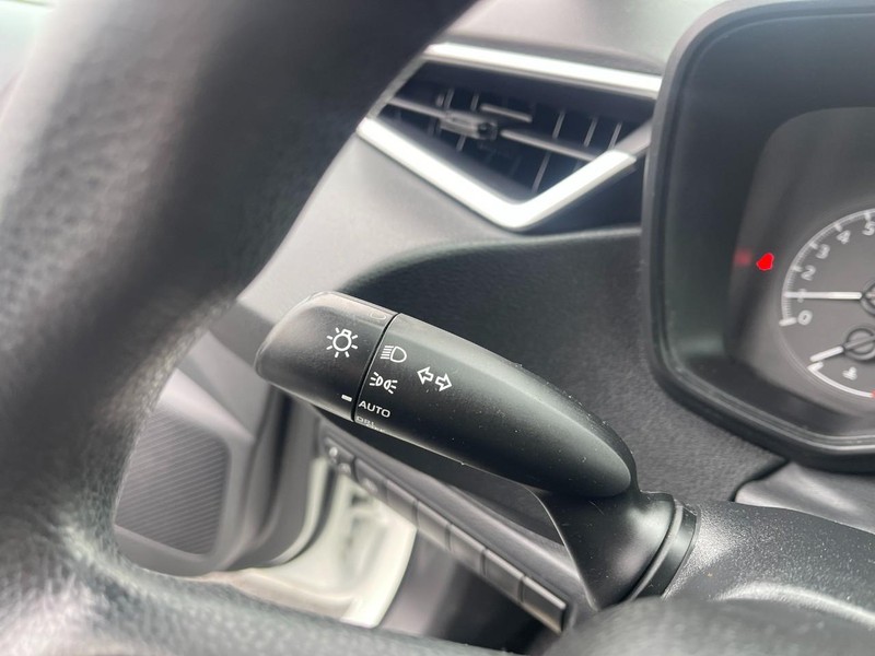 Toyota Corolla Vehicle Image 18