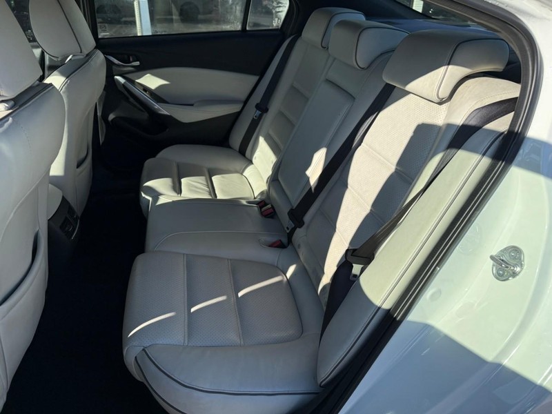 Mazda MAZDA6 Vehicle Image 11