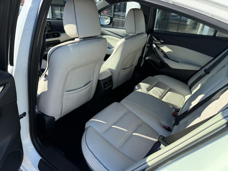 Mazda MAZDA6 Vehicle Image 12