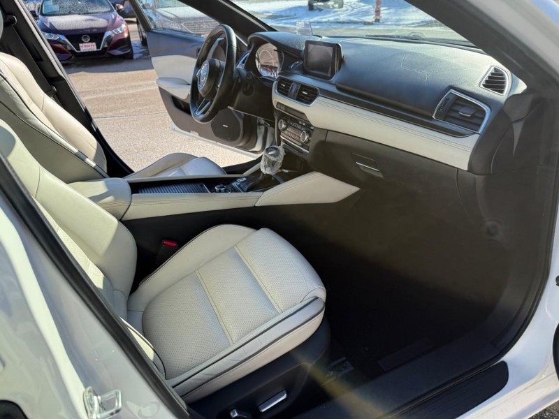 Mazda MAZDA6 Vehicle Image 16