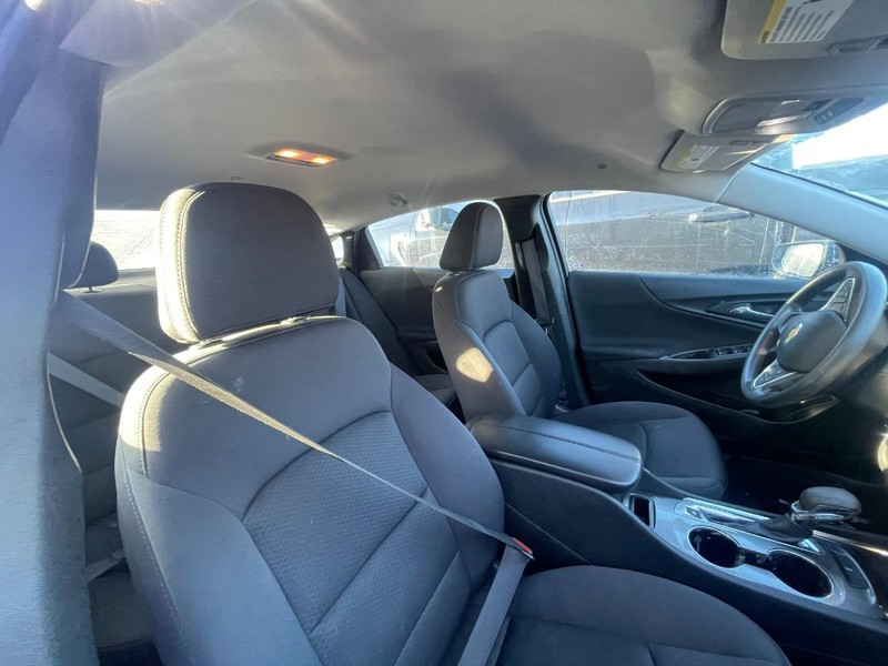 Chevrolet Malibu Vehicle Image 04