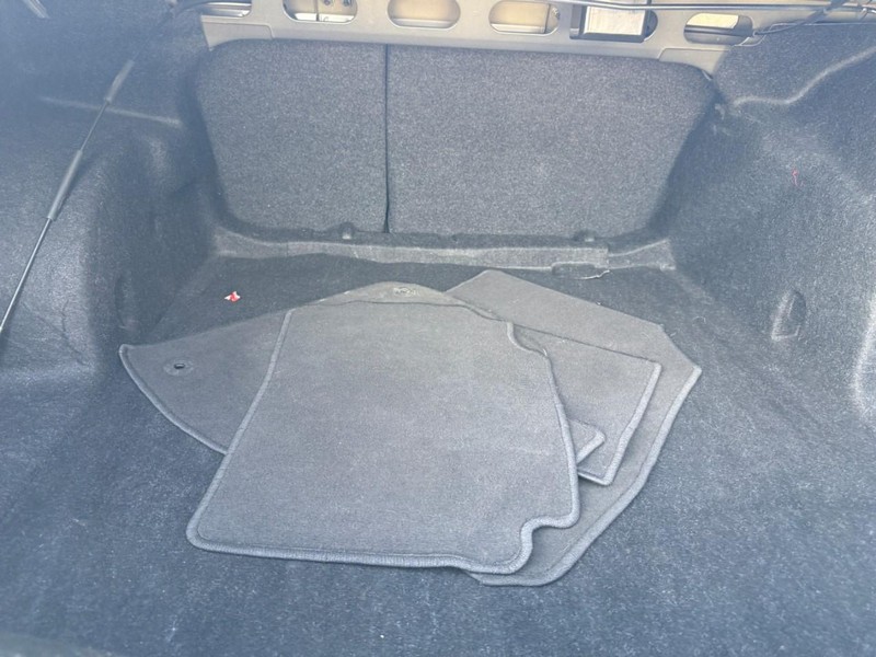 Chevrolet Malibu Vehicle Image 13