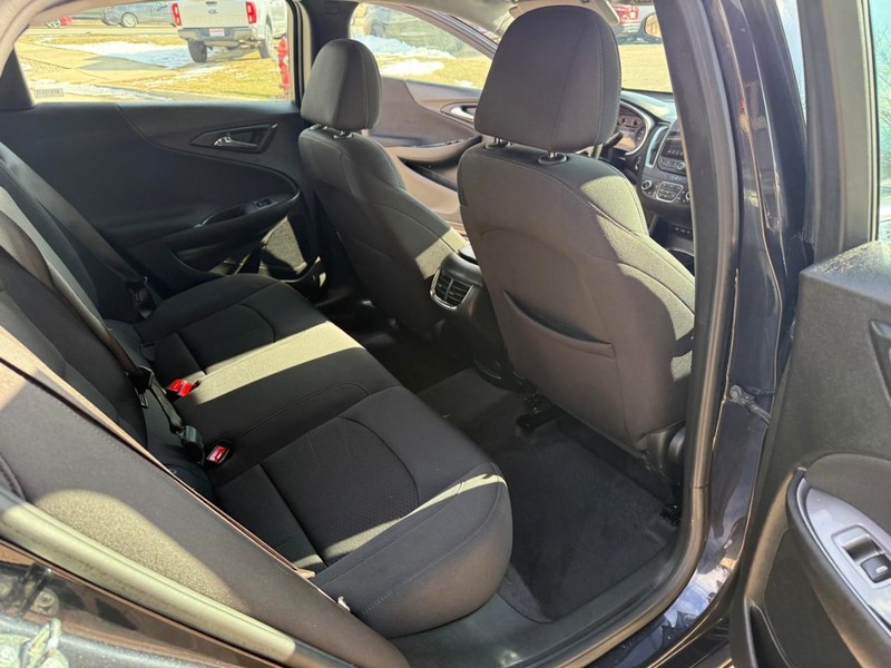 Chevrolet Malibu Vehicle Image 15