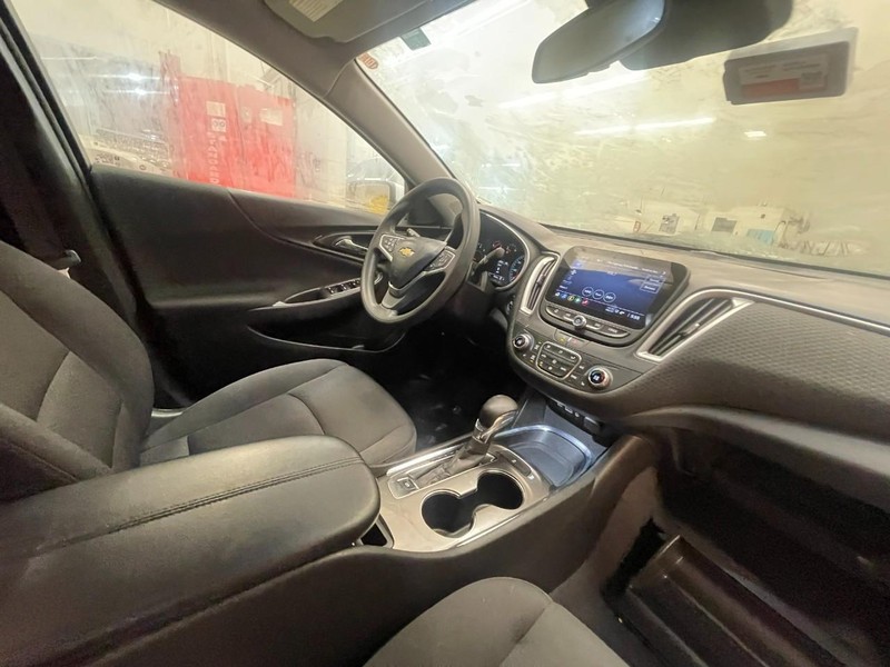 Chevrolet Malibu Vehicle Image 04