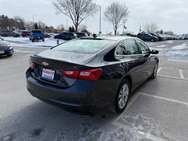 Chevrolet Malibu Vehicle Image 05