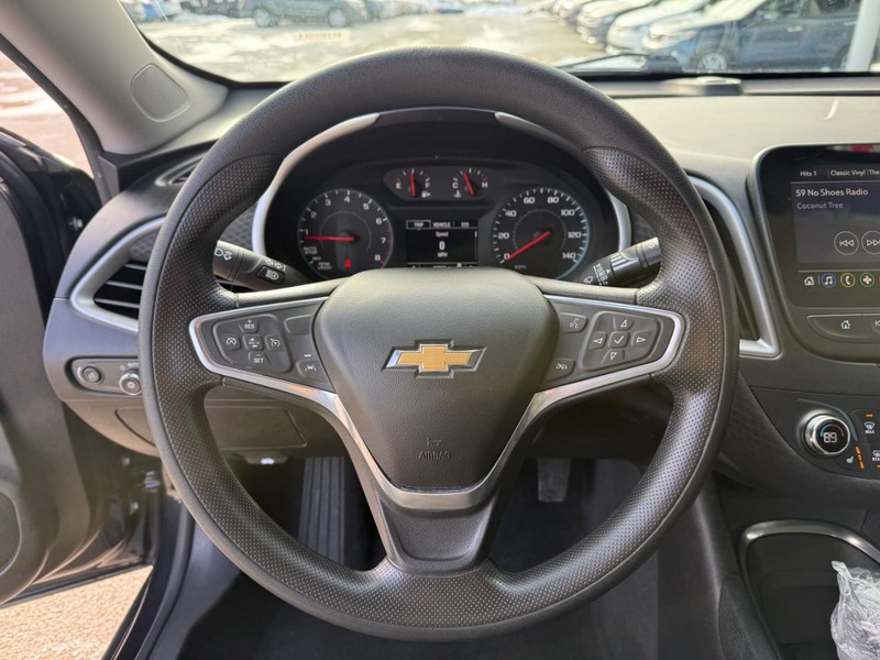 Chevrolet Malibu Vehicle Image 19