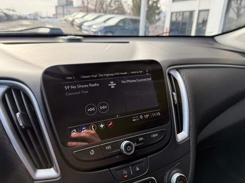 Chevrolet Malibu Vehicle Image 25