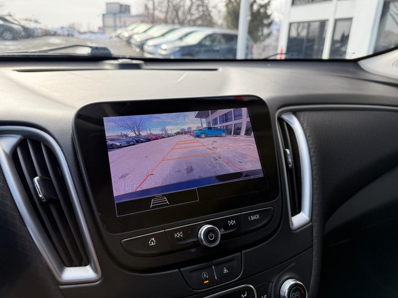 Chevrolet Malibu Vehicle Image 26