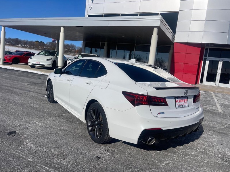 Acura TLX Vehicle Full-screen Gallery Image 04