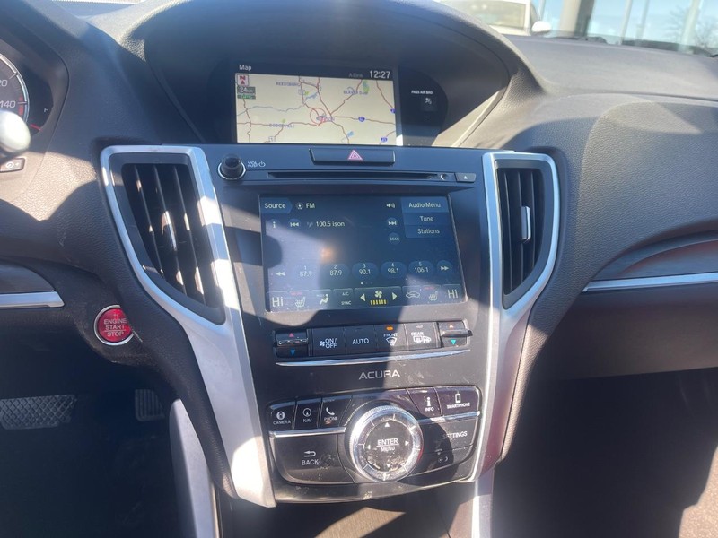 Acura TLX Vehicle Full-screen Gallery Image 15