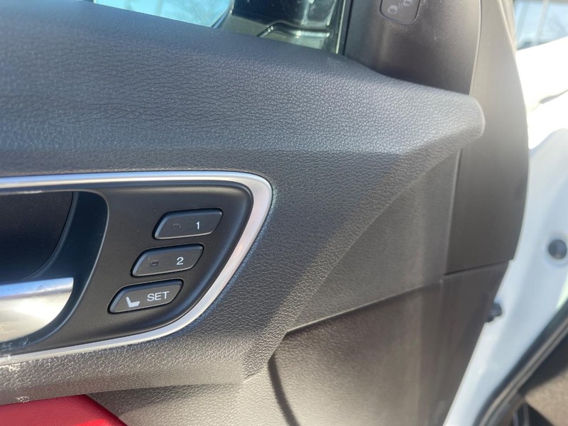 Acura TLX Vehicle Full-screen Gallery Image 16