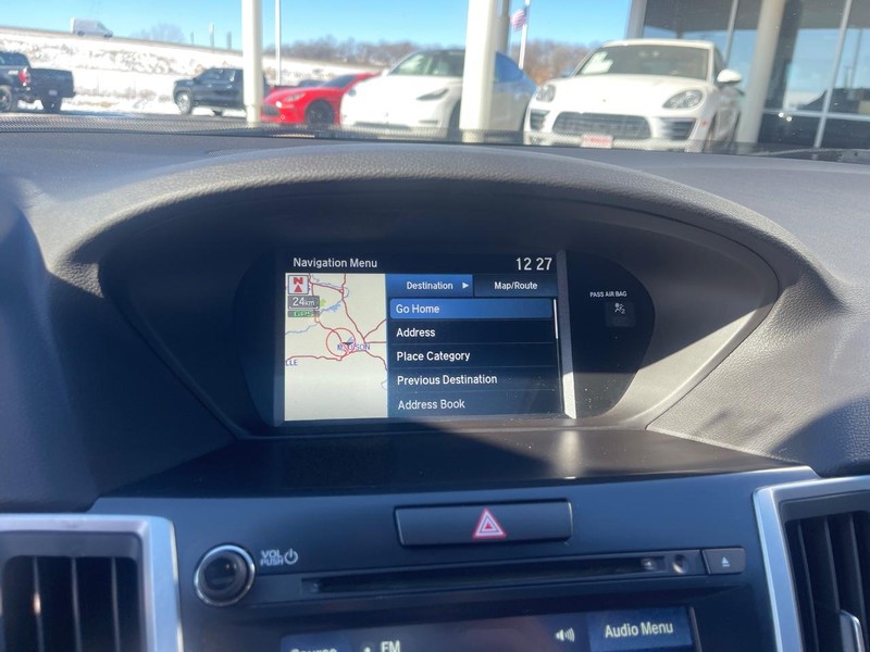 Acura TLX Vehicle Full-screen Gallery Image 18