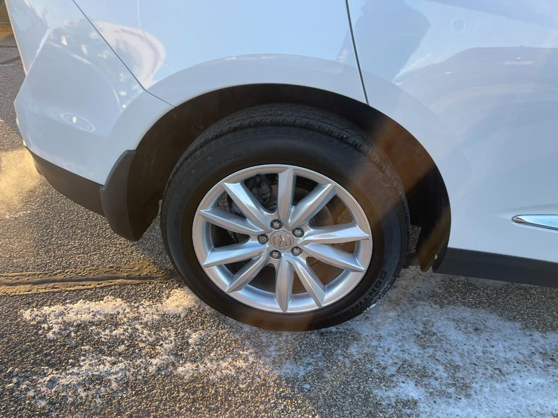 Acura RDX Vehicle Full-screen Gallery Image 08