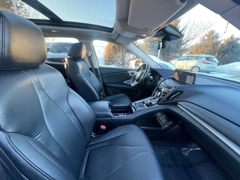 Acura RDX Vehicle Full-screen Gallery Image 11