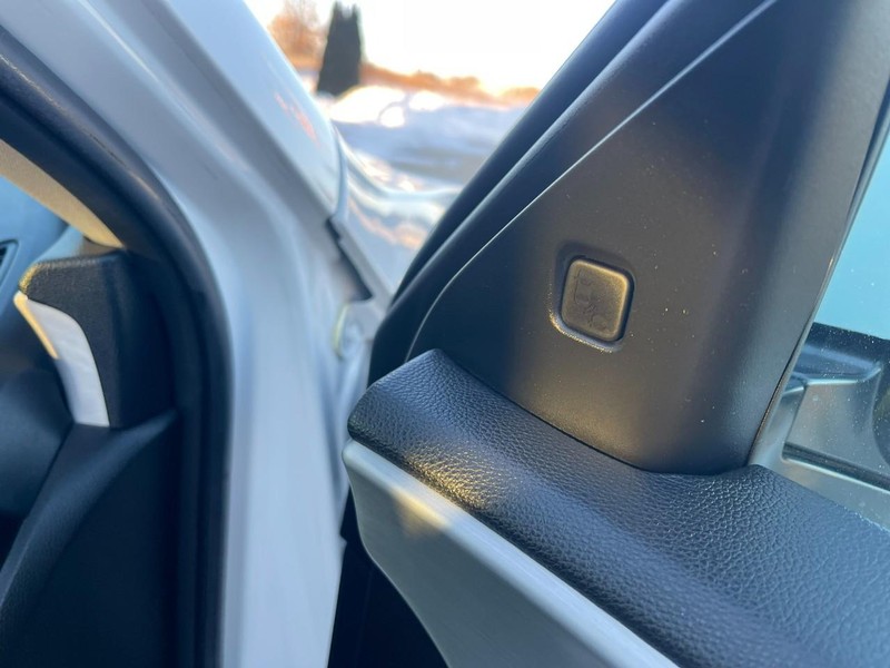 Acura RDX Vehicle Full-screen Gallery Image 15