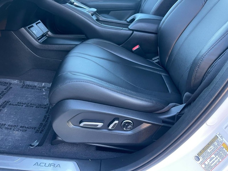 Acura RDX Vehicle Full-screen Gallery Image 24