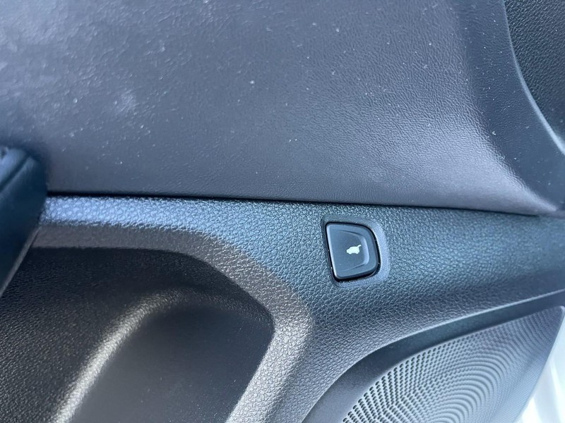 Acura RDX Vehicle Full-screen Gallery Image 28