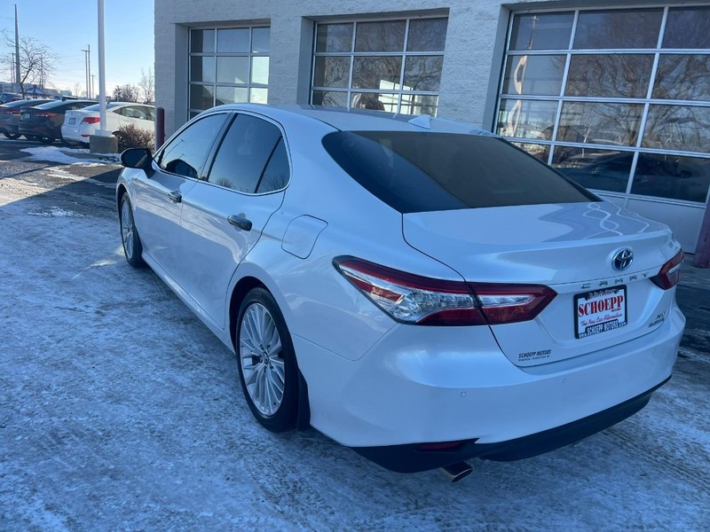 Toyota Camry Vehicle Image 04