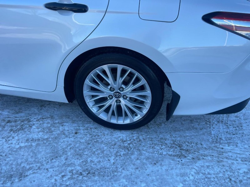 Toyota Camry Vehicle Image 05