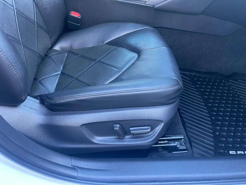 Toyota Camry Vehicle Image 12