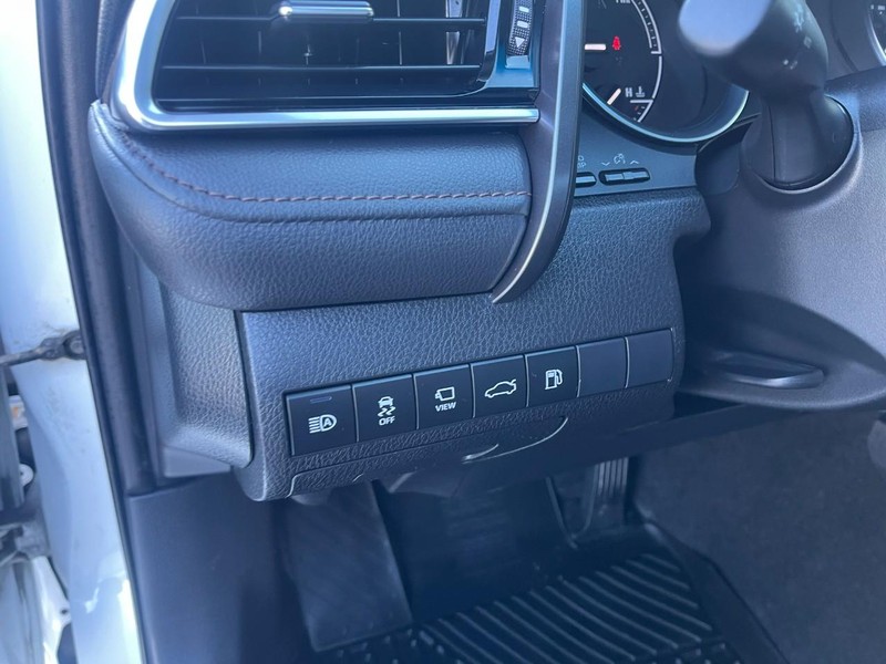 Toyota Camry Vehicle Image 23