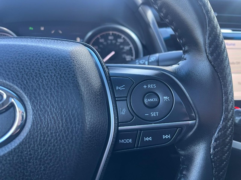 Toyota Camry Vehicle Image 26