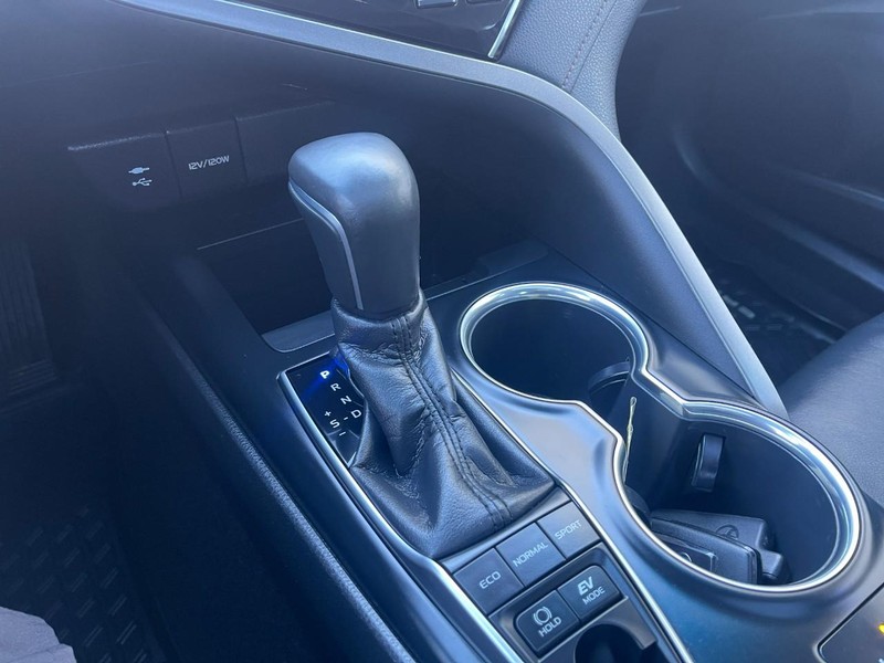 Toyota Camry Vehicle Image 31