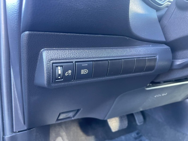 Toyota Corolla Vehicle Image 13