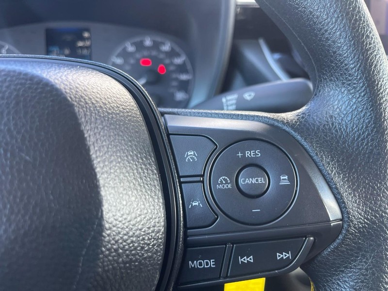 Toyota Corolla Vehicle Image 16