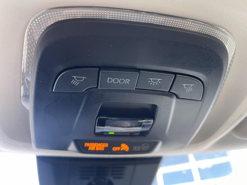 Toyota Corolla Vehicle Image 23