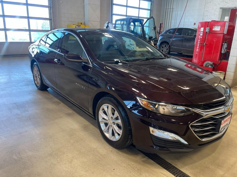 Chevrolet Malibu Vehicle Image 02