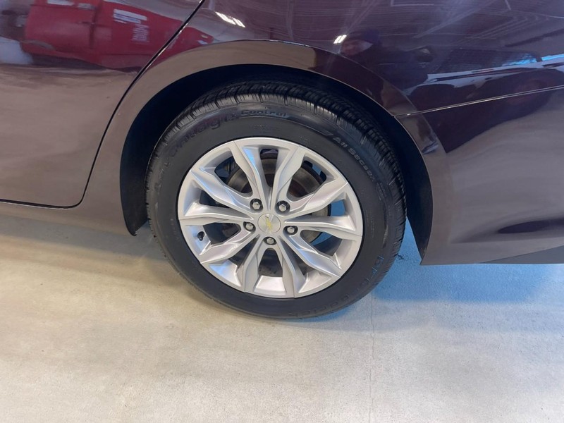 Chevrolet Malibu Vehicle Image 05