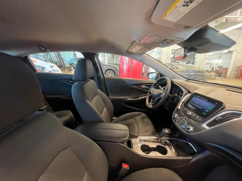 Chevrolet Malibu Vehicle Image 08