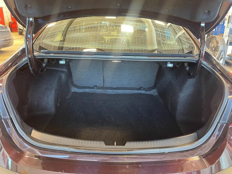 Chevrolet Malibu Vehicle Image 13