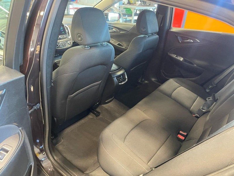 Chevrolet Malibu Vehicle Image 14