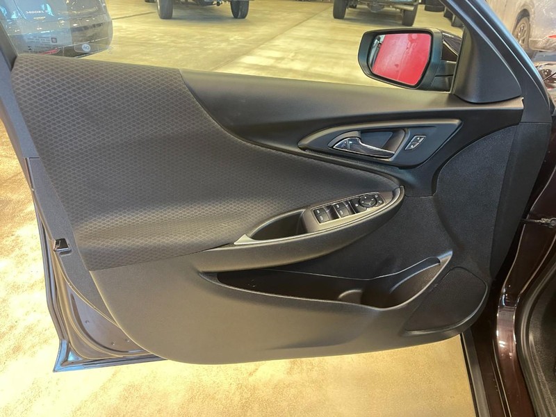 Chevrolet Malibu Vehicle Image 18