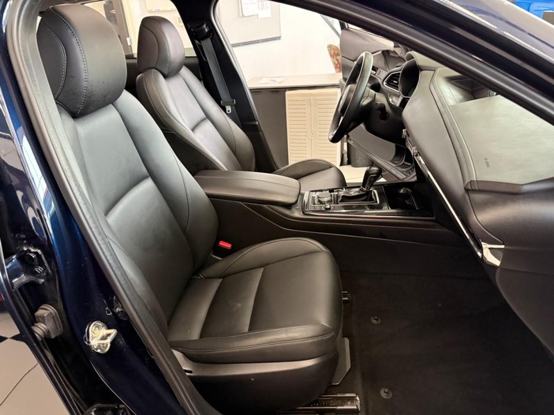 Mazda CX-30 Vehicle Image 15