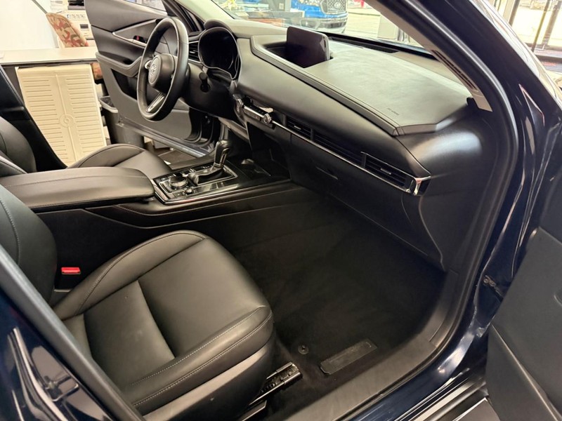 Mazda CX-30 Vehicle Image 16