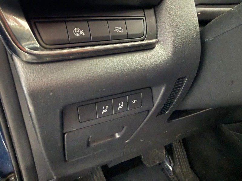 Mazda CX-30 Vehicle Image 18