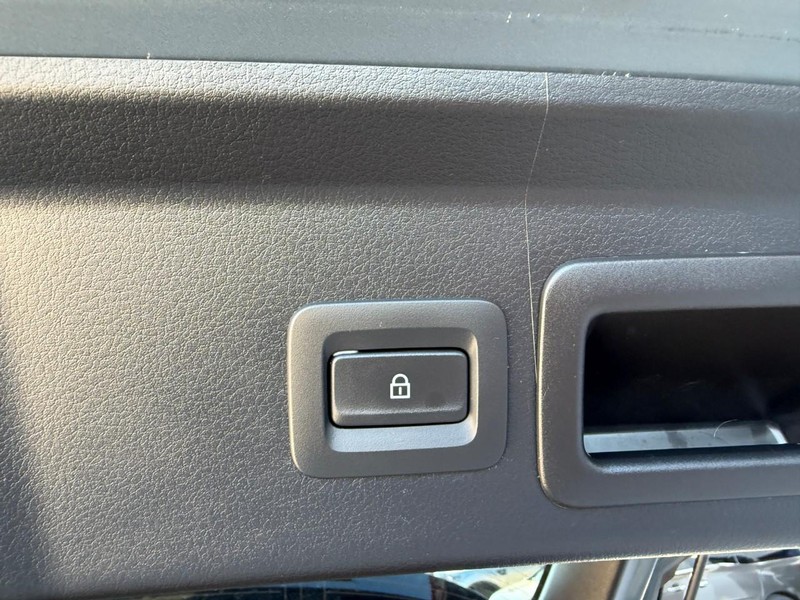 Mazda CX-30 Vehicle Image 13