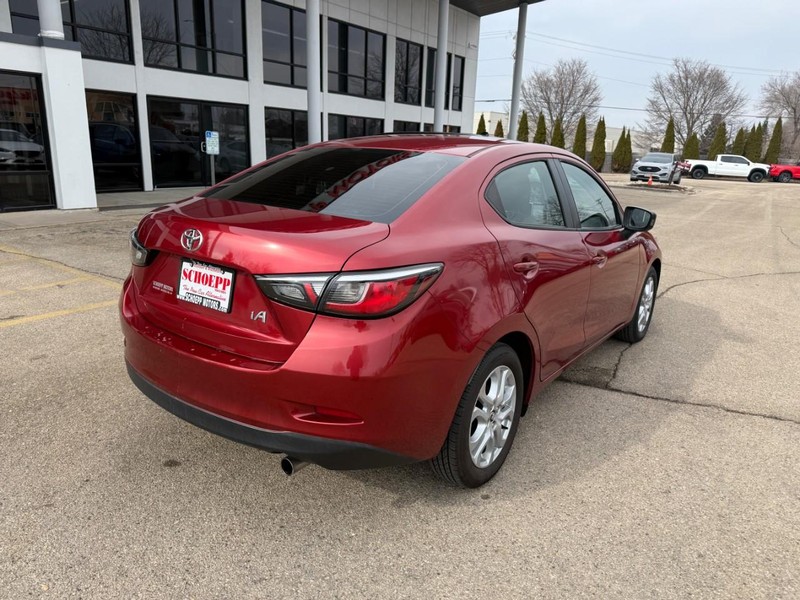 Toyota Yaris iA Vehicle Image 04