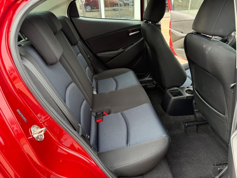 Toyota Yaris iA Vehicle Image 08