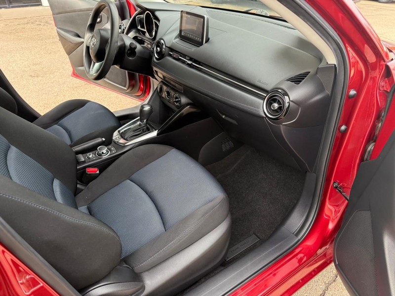 Toyota Yaris iA Vehicle Image 11