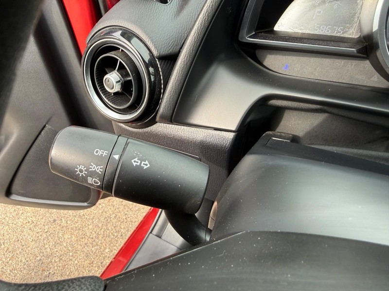 Toyota Yaris iA Vehicle Image 13