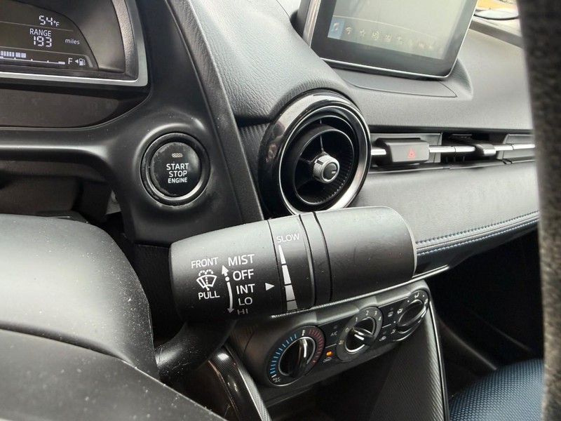 Toyota Yaris iA Vehicle Image 15