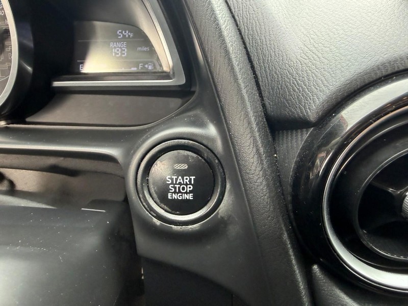 Toyota Yaris iA Vehicle Image 17