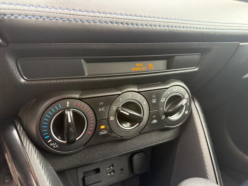 Toyota Yaris iA Vehicle Image 20