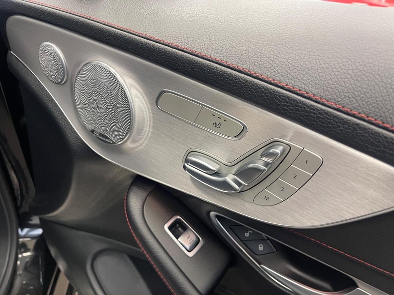 Mercedes-Benz C-Class Vehicle Image 16